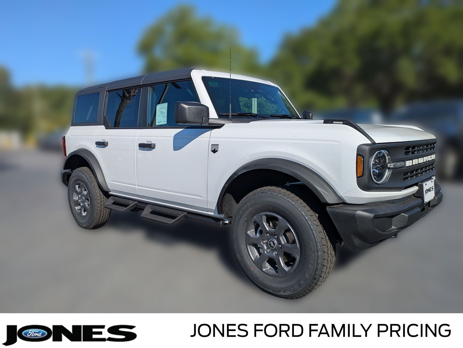 2026 Ford Bronco Big Bend in Oxford White — front three-quarter view