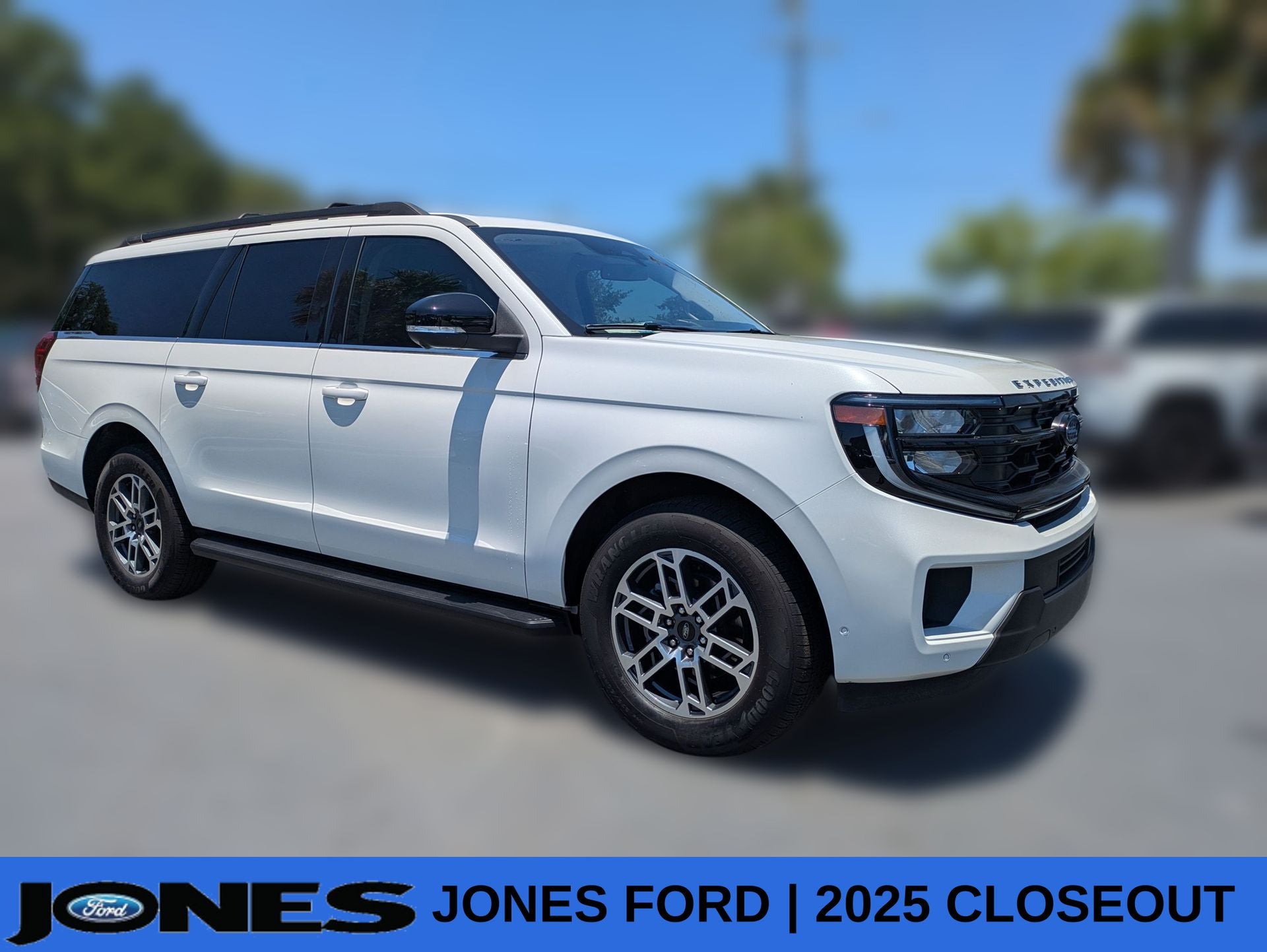 2025 Ford Expedition Max Active MAX in Star White Metallic Tri-Coat — front three-quarter view